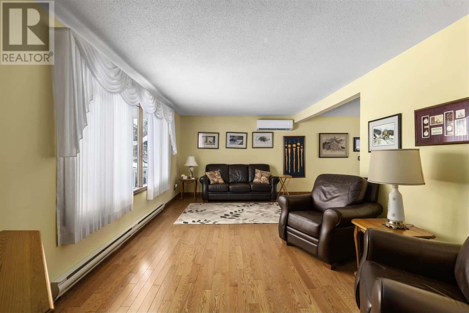 121 Pleasant DR — Sault Ste. Marie, Ontario - Photo 3 of 39