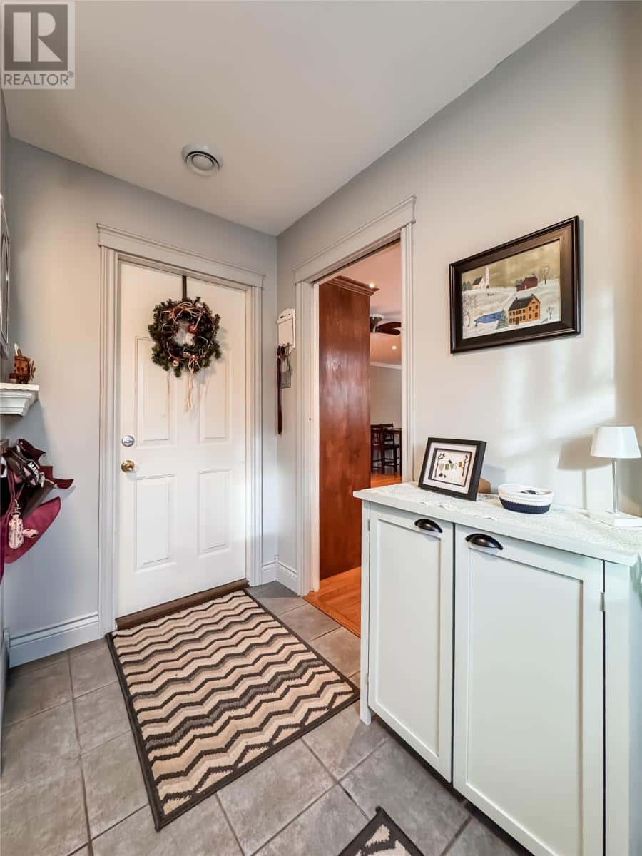 461 Creston Boulevard — Marystown, Newfoundland & Labrador - Photo 5 of 34