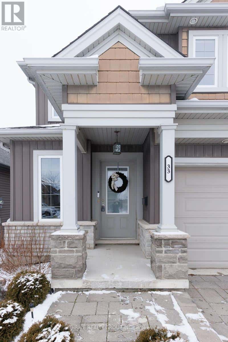 33 ABBOTT STREET — Strathroy-Caradoc (SE), Ontario - Photo 3 of 38