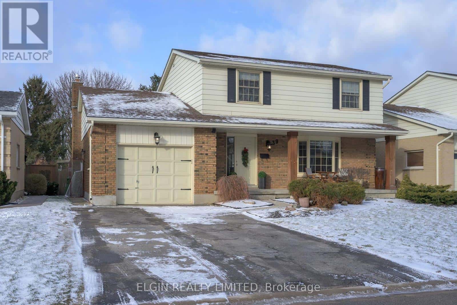 39 LUTON CRESCENT — St. Thomas, Ontario - Photo 4 of 46