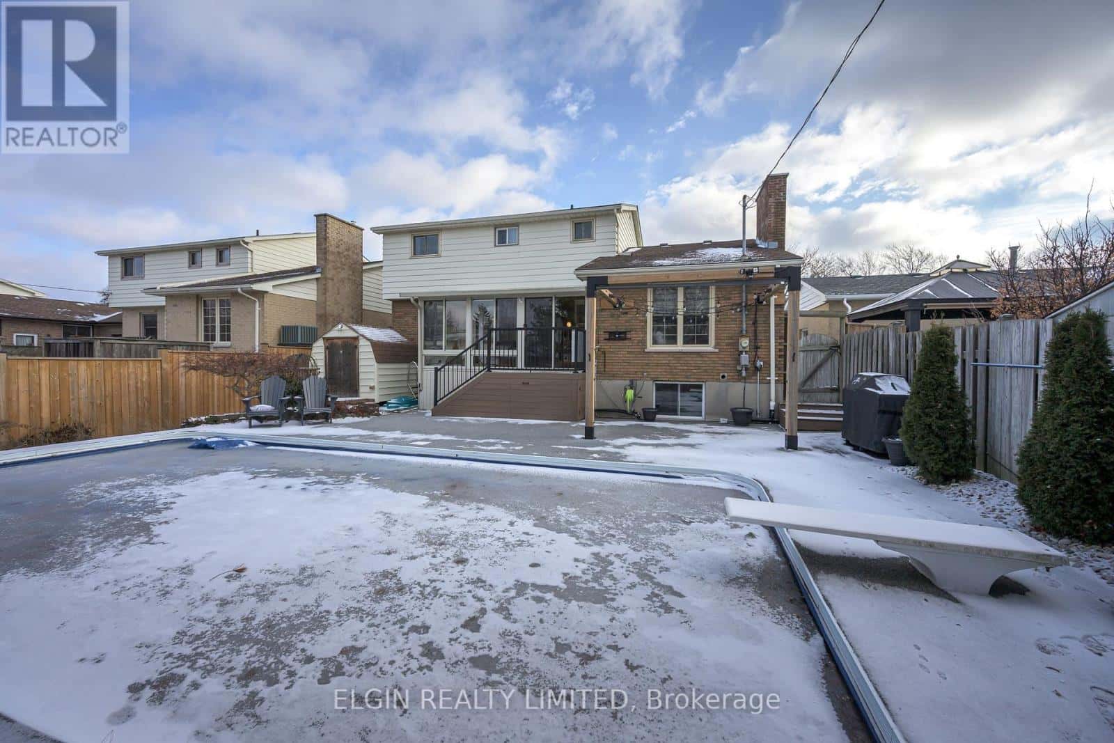 39 LUTON CRESCENT — St. Thomas, Ontario - Photo 5 of 46