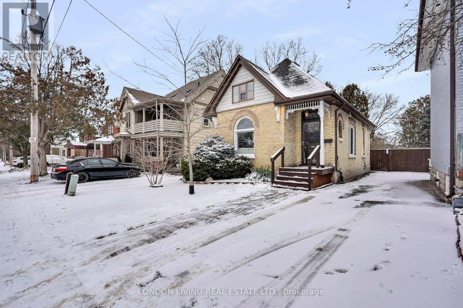 182 BRISCOE STREET E — London South (South F), Ontario - Photo 2 of 50