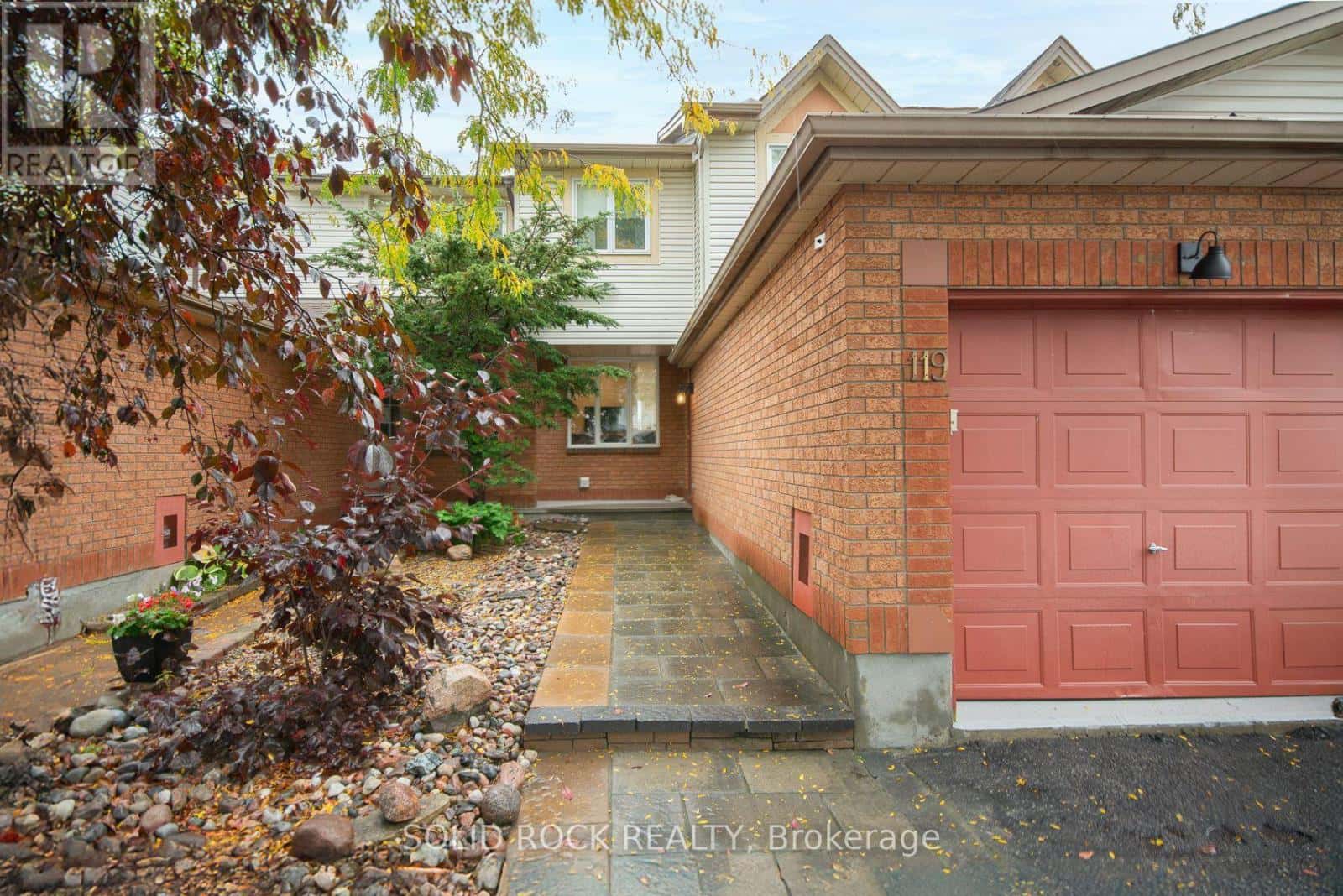 119 KINCARDINE DRIVE — Ottawa, Ontario - Photo 4 of 40