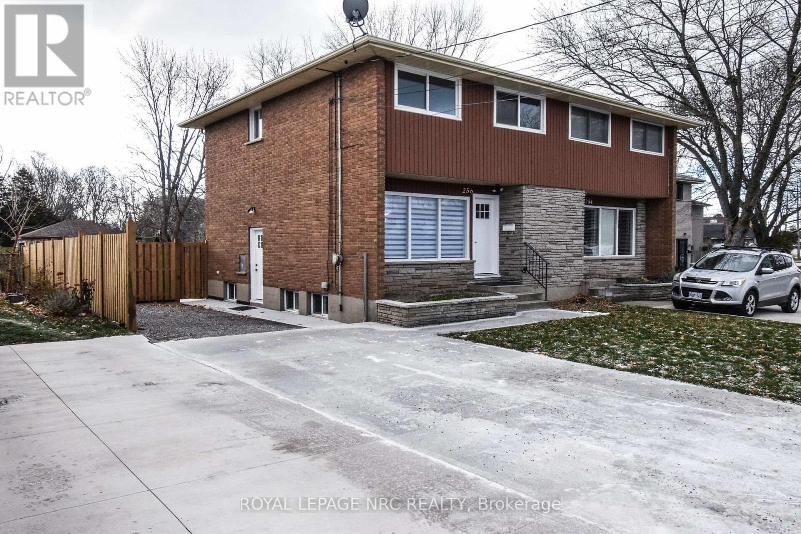 256 SCOTT STREET — St. Catharines (Fairview), Ontario - Main photo