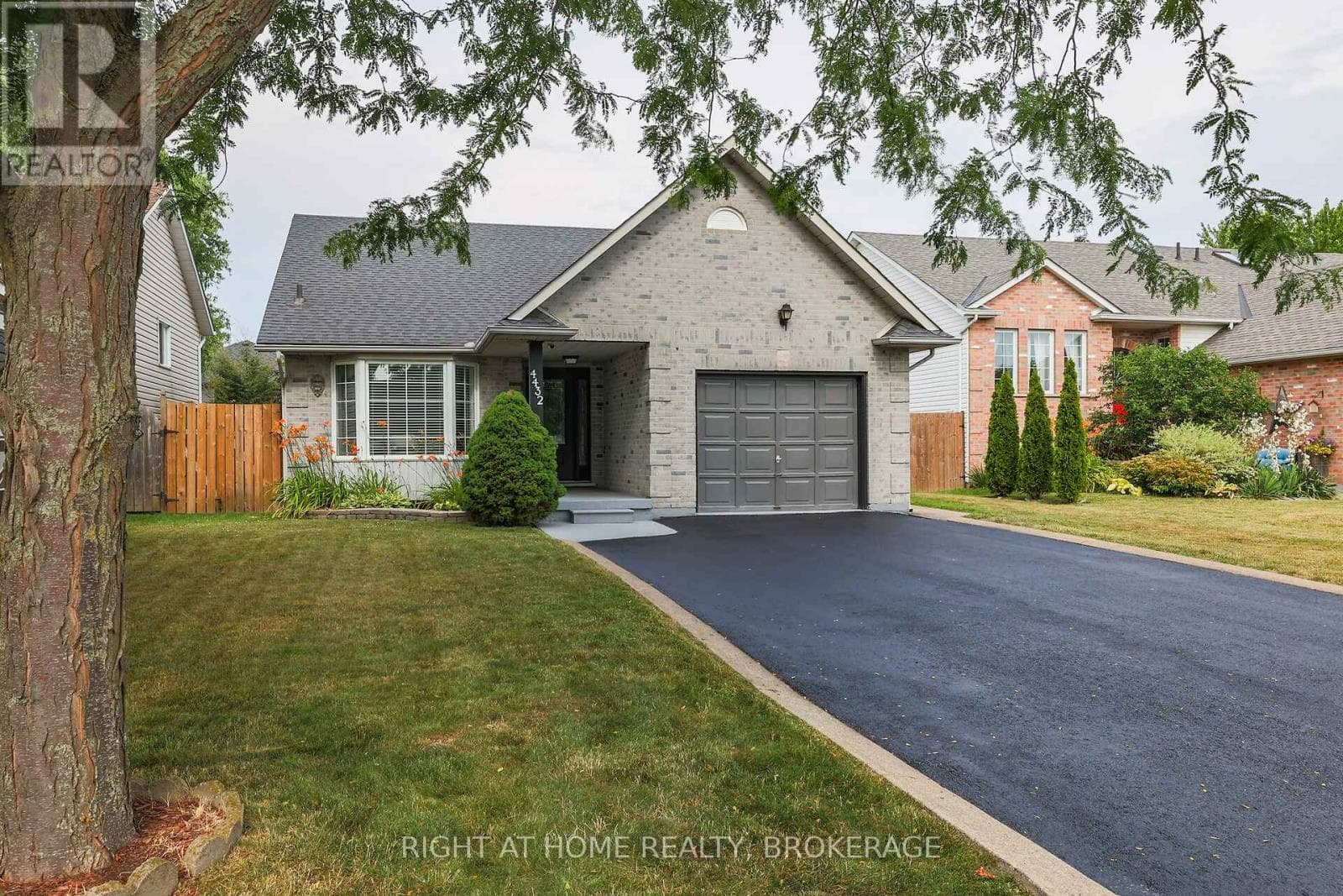 4423 DENNIS AVENUE — Lincoln (Beamsville), Ontario - Main photo