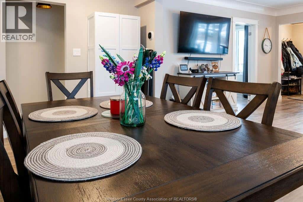 2334 Highland — Windsor, Ontario - Photo 3 of 39