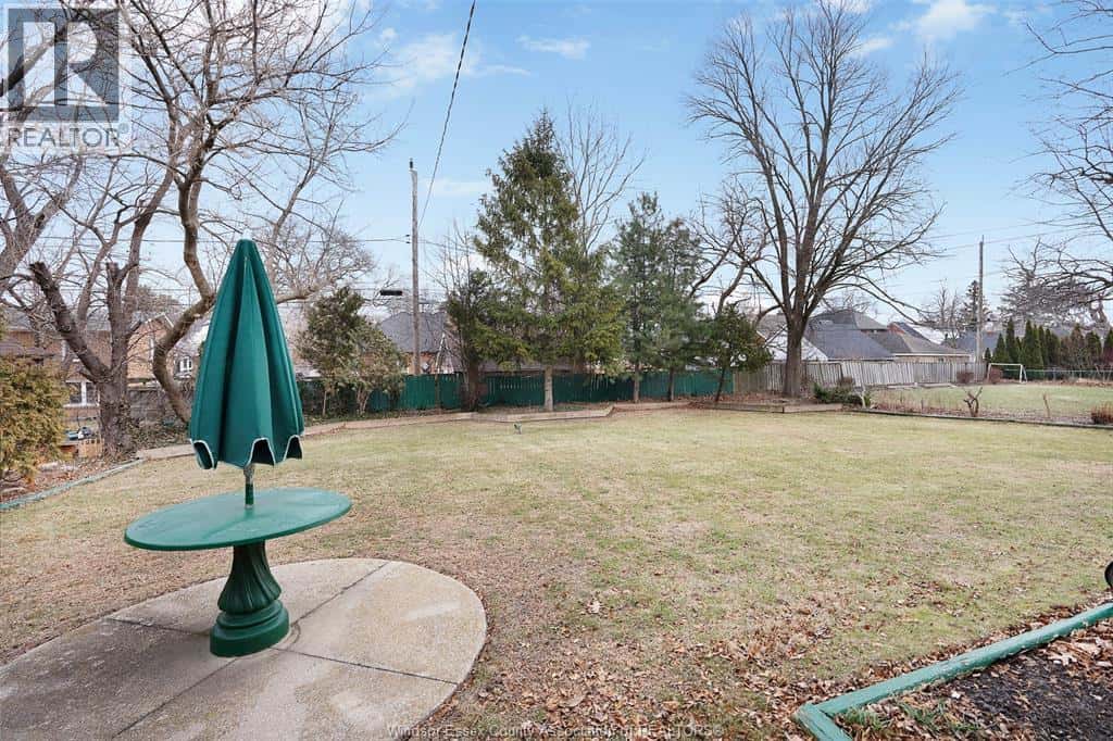 244 BUCKINGHAM DRIVE — Windsor, Ontario - Photo 5 of 33