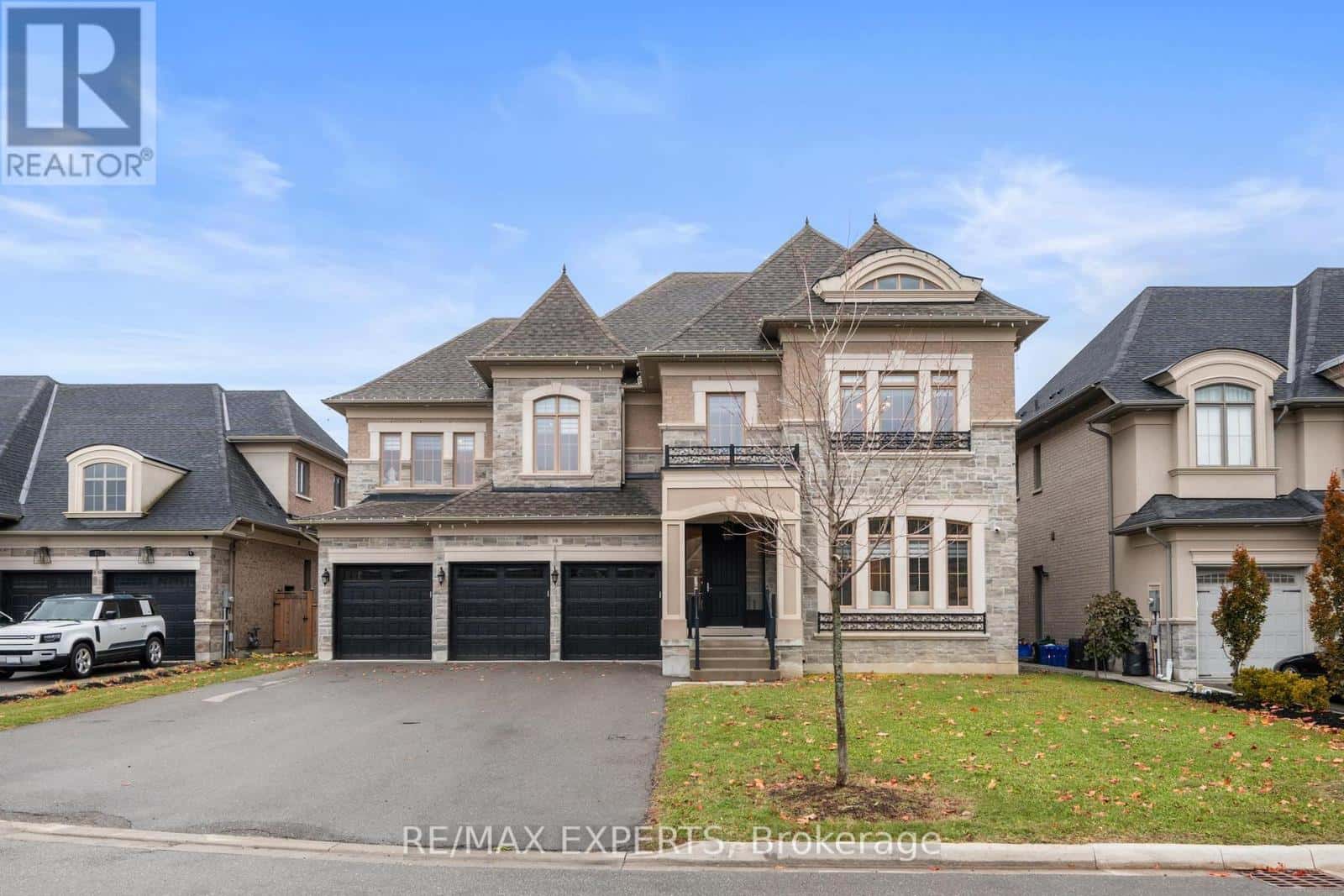 16 RAYMOND LOVE COURT — King (King City), Ontario - Photo 4 of 50