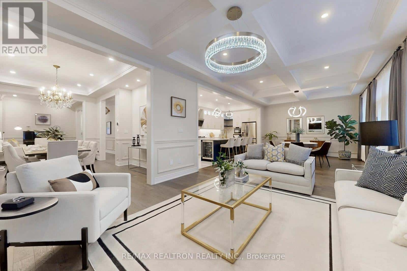 48 RED GIANT STREET W — Richmond Hill (Observatory), Ontario - Photo 5 of 33