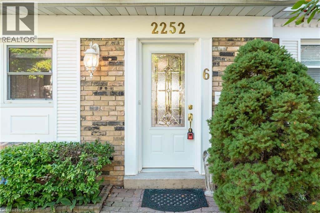 2252 UPPER MIDDLE Road Unit# 6 — Burlington, Ontario - Photo 4 of 45