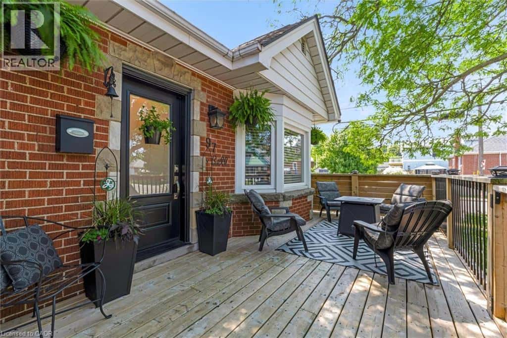 97 BELL Avenue — Hamilton, Ontario - Photo 3 of 35