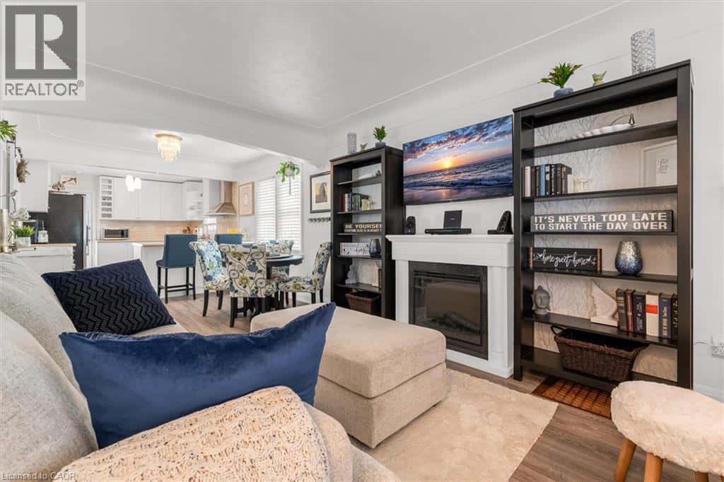 97 BELL Avenue — Hamilton, Ontario - Photo 4 of 35