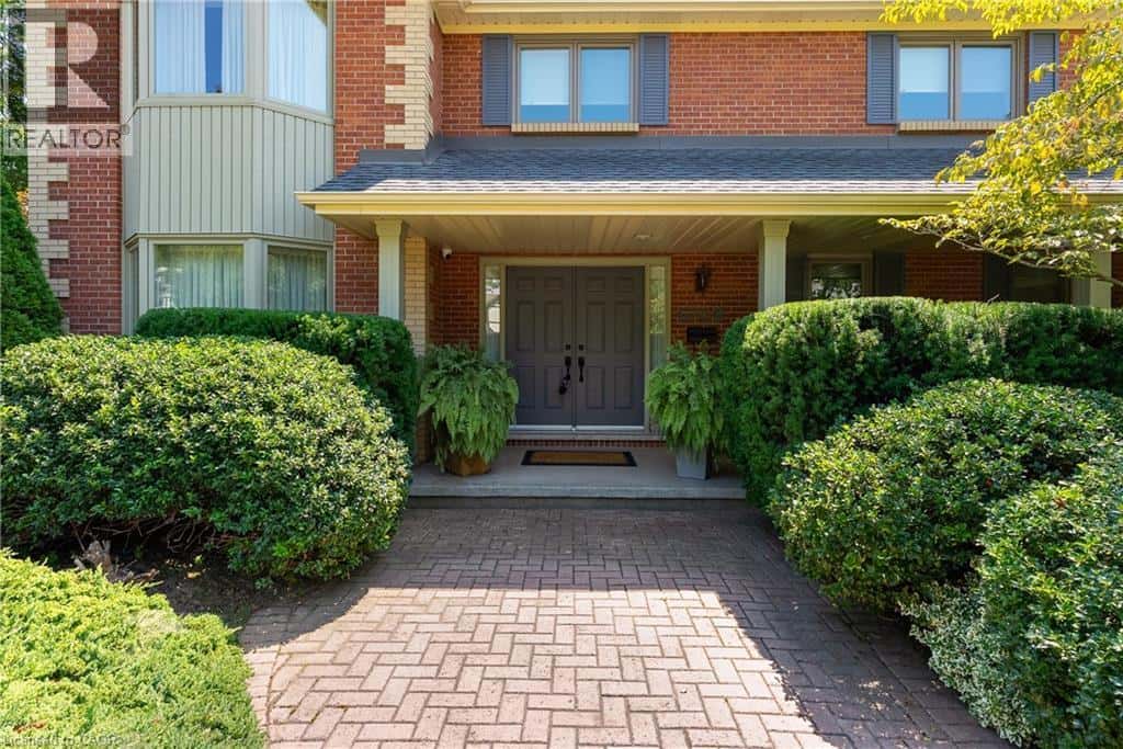 6748 JANUARY Drive — Niagara Falls, Ontario - Photo 3 of 36