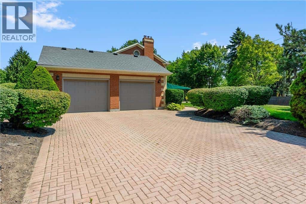 6748 JANUARY Drive — Niagara Falls, Ontario - Photo 4 of 36