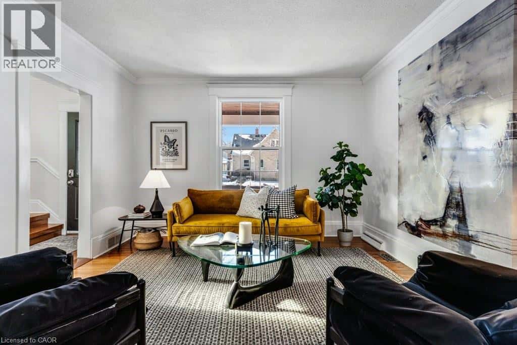 61 BARRIE Street — Cambridge, Ontario - Photo 4 of 50