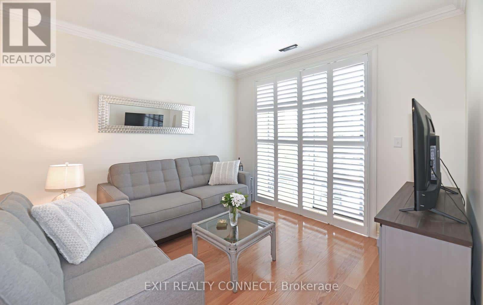 112 - 383 MAIN STREET E — Milton (OM Old Milton), Ontario - Photo 2 of 19