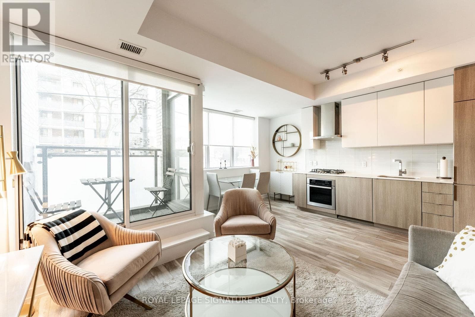 219 - 38 HOWARD PARK AVENUE — Toronto (Roncesvalles), Ontario - Main photo