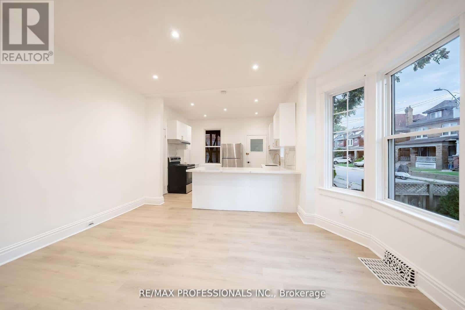 129 BALSAM AVENUE S — Hamilton (St. Clair), Ontario - Photo 5 of 32