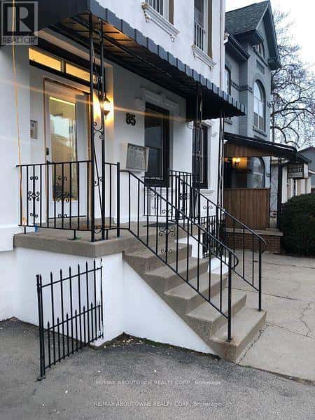 85 WILSON STREET — Hamilton (Beasley), Ontario - Photo 3 of 22