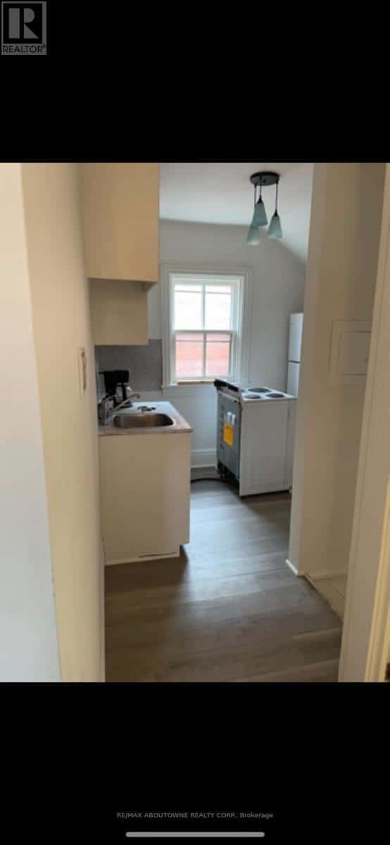 70 WELLINGTON STREET S — Hamilton (Corktown), Ontario - Photo 4 of 10