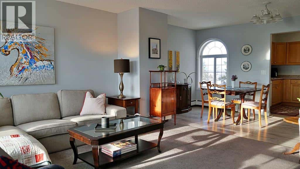 306, 5101 51 Avenue — Vermilion, Alberta - Photo 2 of 22