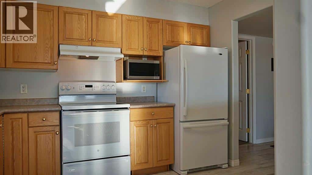 306, 5101 51 Avenue — Vermilion, Alberta - Photo 3 of 22