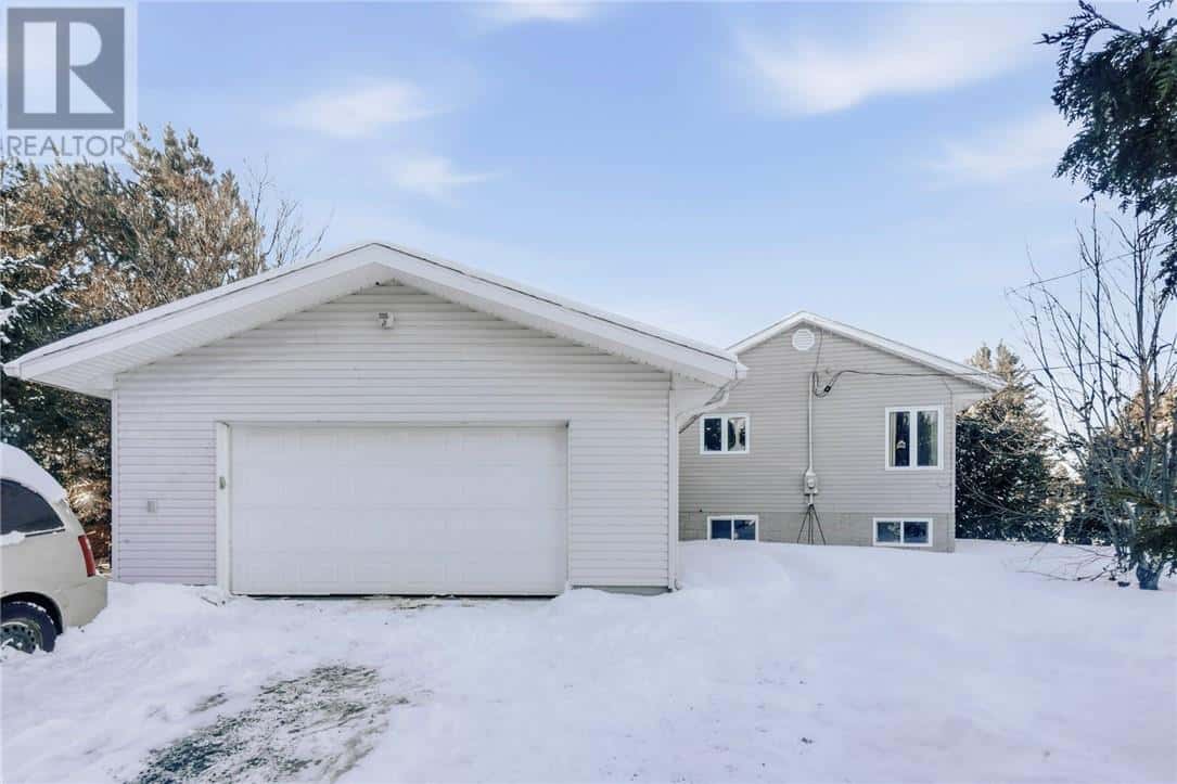 277 Notre Dame Street — Azilda, Ontario - Photo 2 of 22