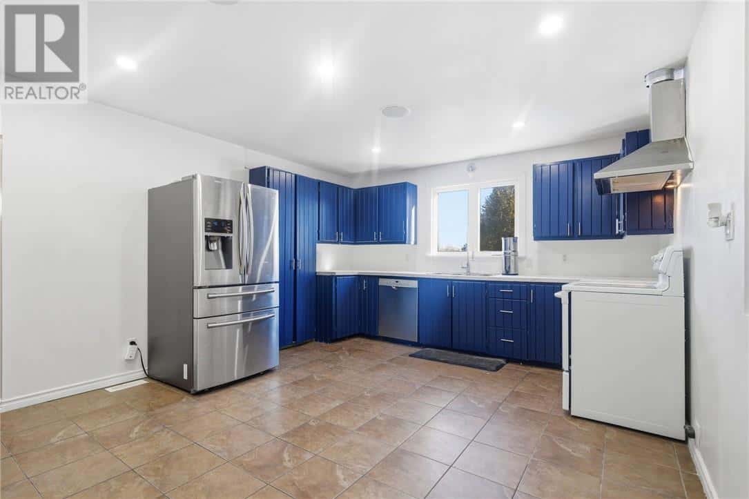 277 Notre Dame Street — Azilda, Ontario - Photo 3 of 22