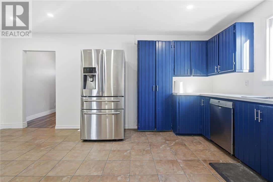 277 Notre Dame Street — Azilda, Ontario - Photo 5 of 22