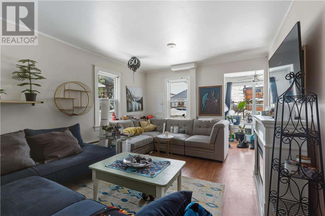 58 Tuddenham Avenue — Sudbury, Ontario - Photo 2 of 41