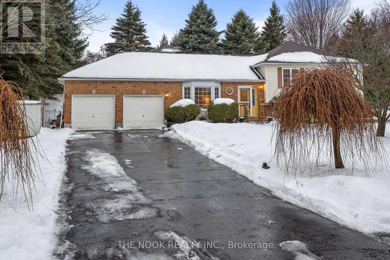 12 LYALL PLACE — Port Hope, Ontario - Photo 2 of 38