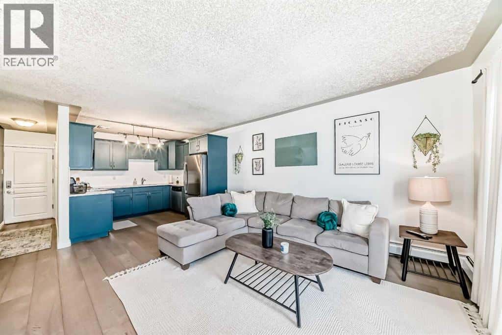 10, 1813 25 Avenue SW — Calgary, Alberta - Photo 5 of 13