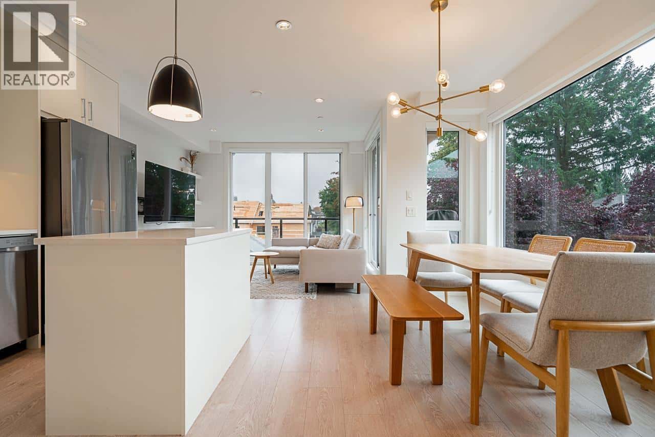 4756 DUCHESS STREET — Vancouver, British Columbia - Photo 2 of 31