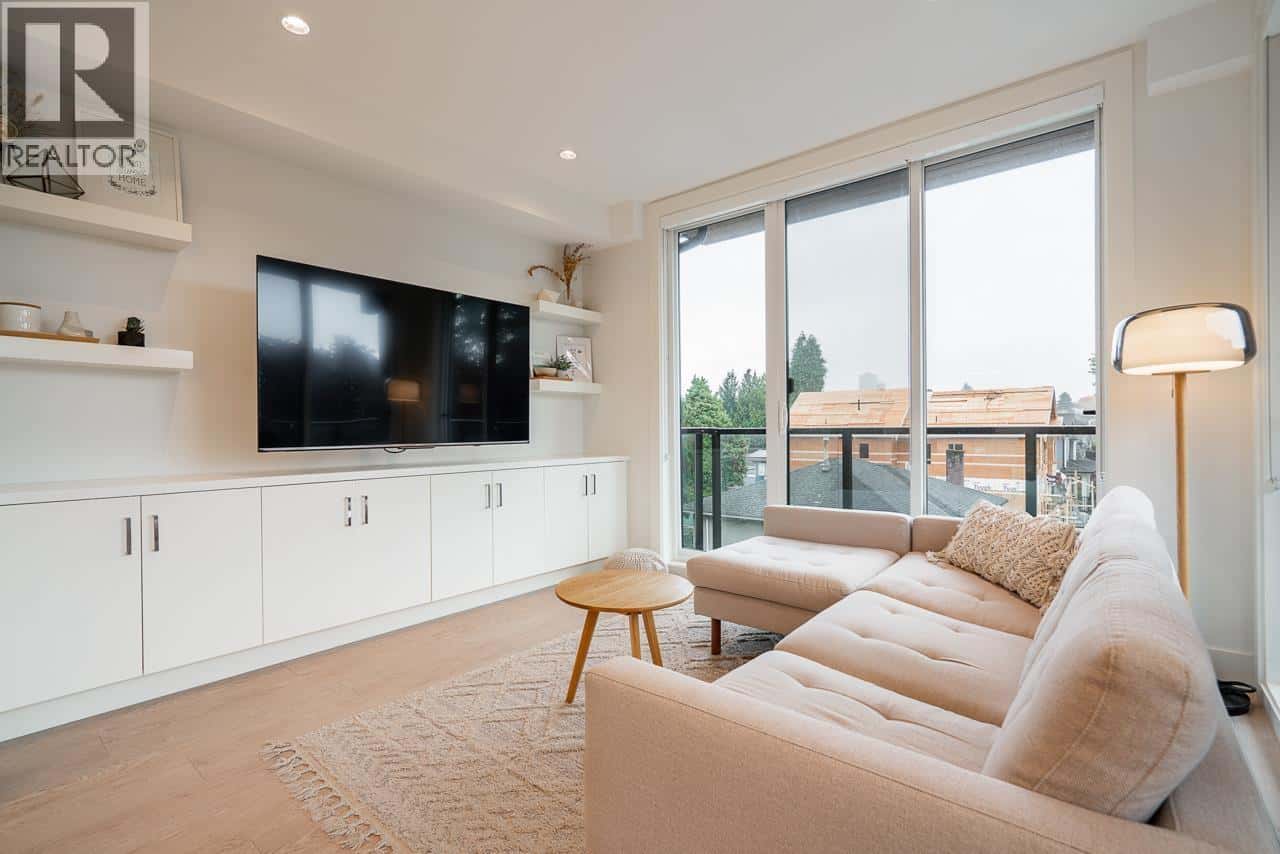 4756 DUCHESS STREET — Vancouver, British Columbia - Photo 4 of 31