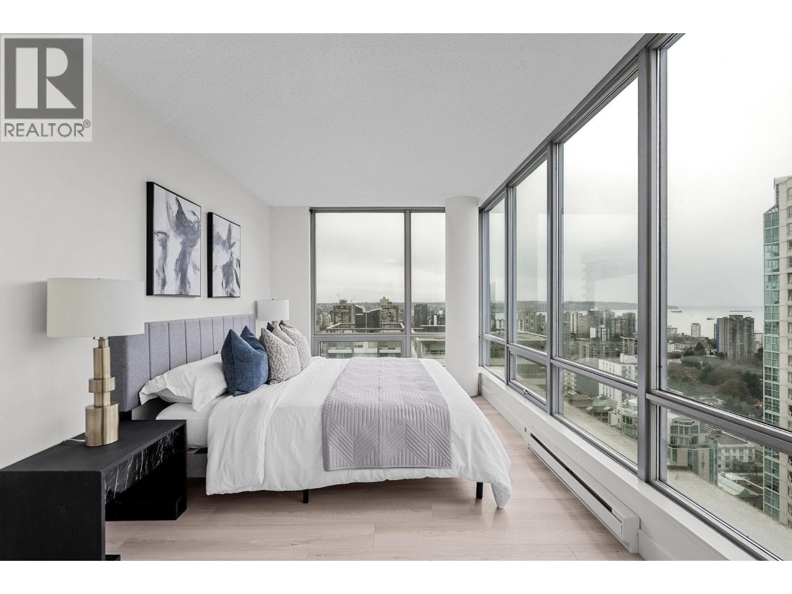 2806 1288 W GEORGIA STREET — Vancouver, British Columbia - Main photo