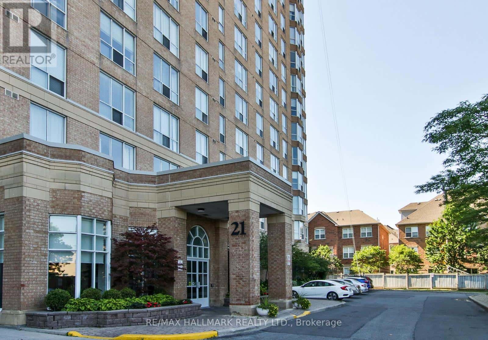 1103 - 21 OVERLEA BOULEVARD — Toronto (Thorncliffe Park), Ontario - Photo 3 of 50