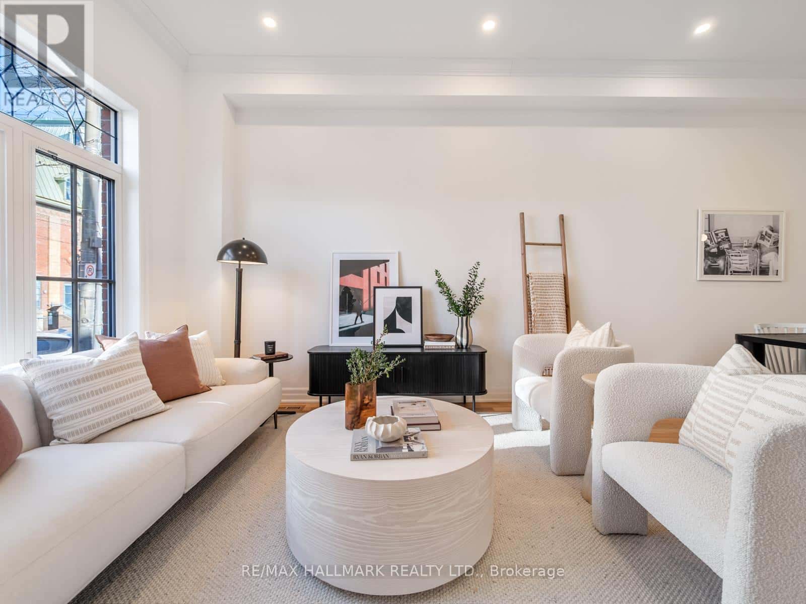 443D QUEEN STREET E — Toronto (Moss Park), Ontario - Photo 2 of 49