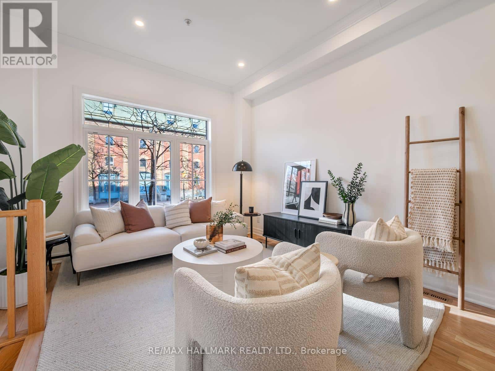 443D QUEEN STREET E — Toronto (Moss Park), Ontario - Photo 3 of 49