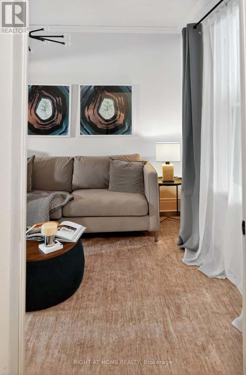 796 KINGSTON ROAD — Toronto (East End-Danforth), Ontario - Photo 5 of 44