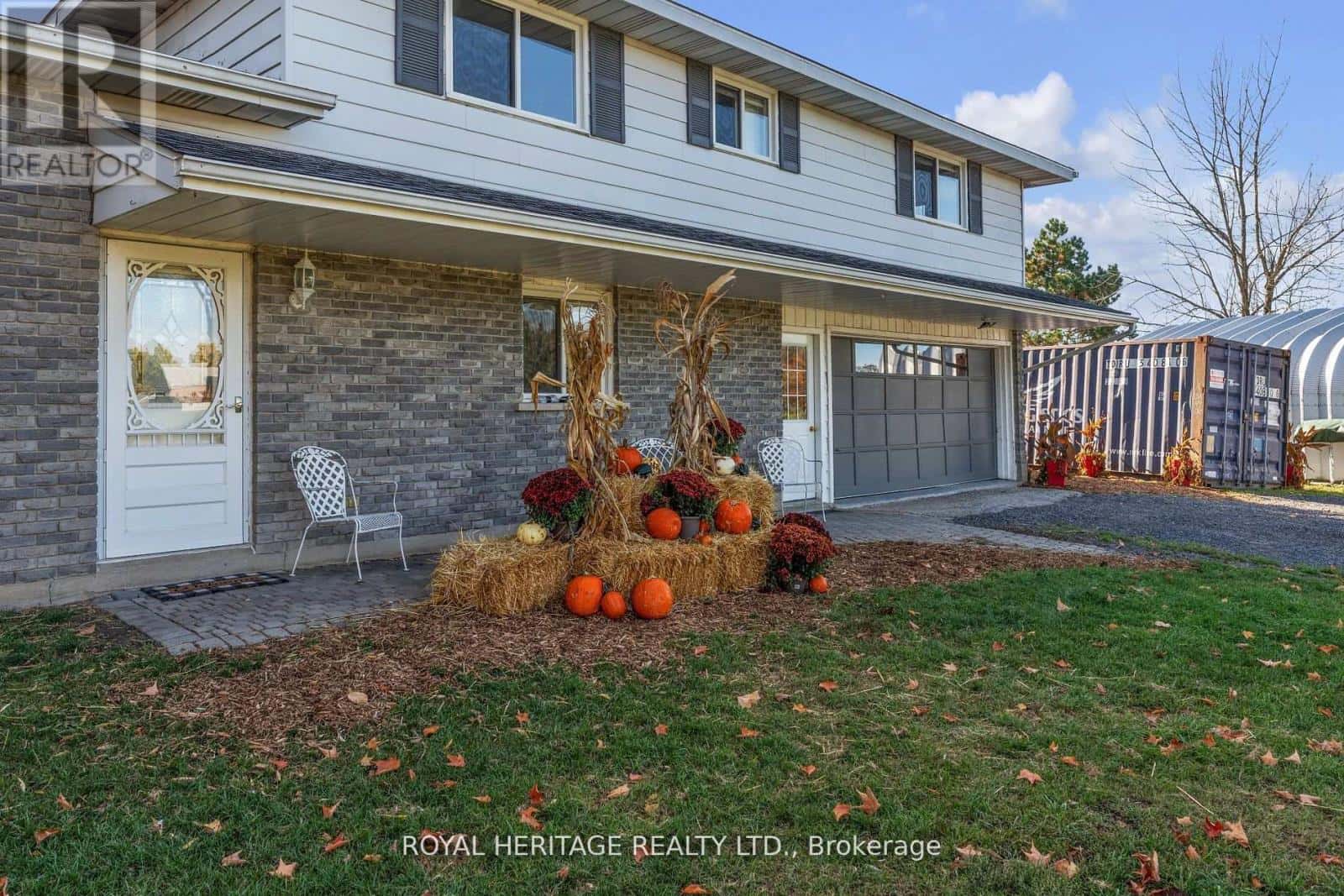 589 COUNTY 2 ROAD — Front of Leeds & Seeleys Bay, Ontario - Photo 5 of 48