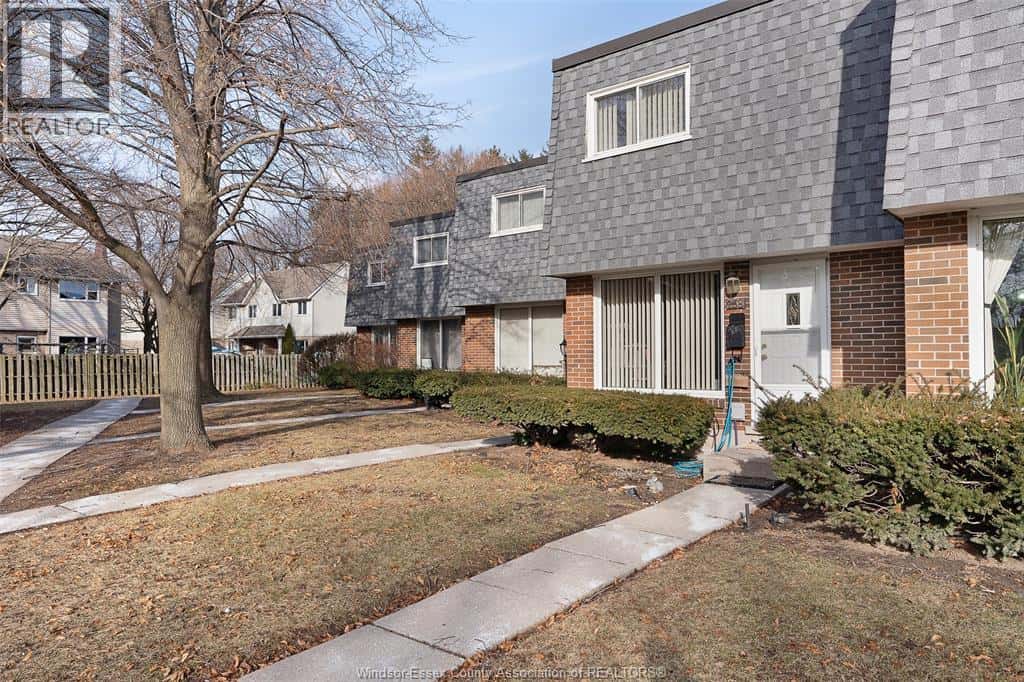 238 VICTORIA STREET South Unit# 23 — Amherstburg, Ontario - Photo 2 of 17