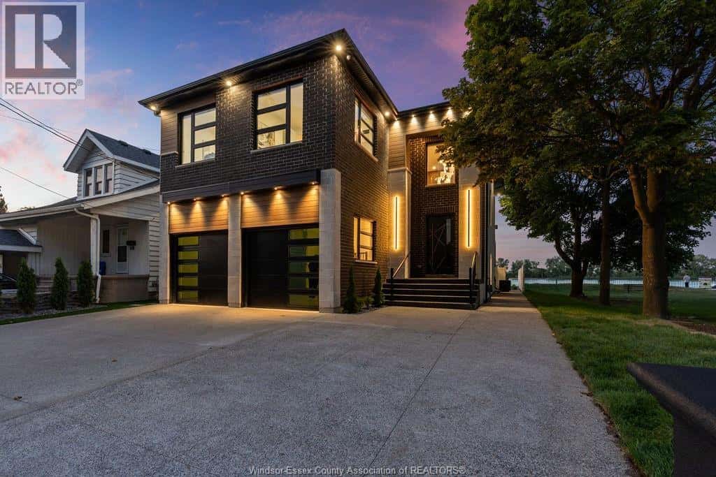 8720 RIVERSIDE DRIVE East — Windsor, Ontario - Photo 2 of 48