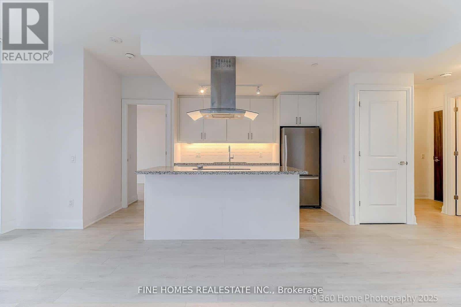 20 GATINEAU DRIVE — Vaughan (Beverley Glen), Ontario - Photo 4 of 22