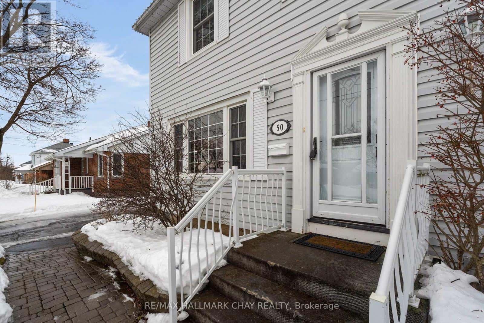 50 NEWTON STREET — Barrie (Wellington), Ontario - Photo 3 of 50