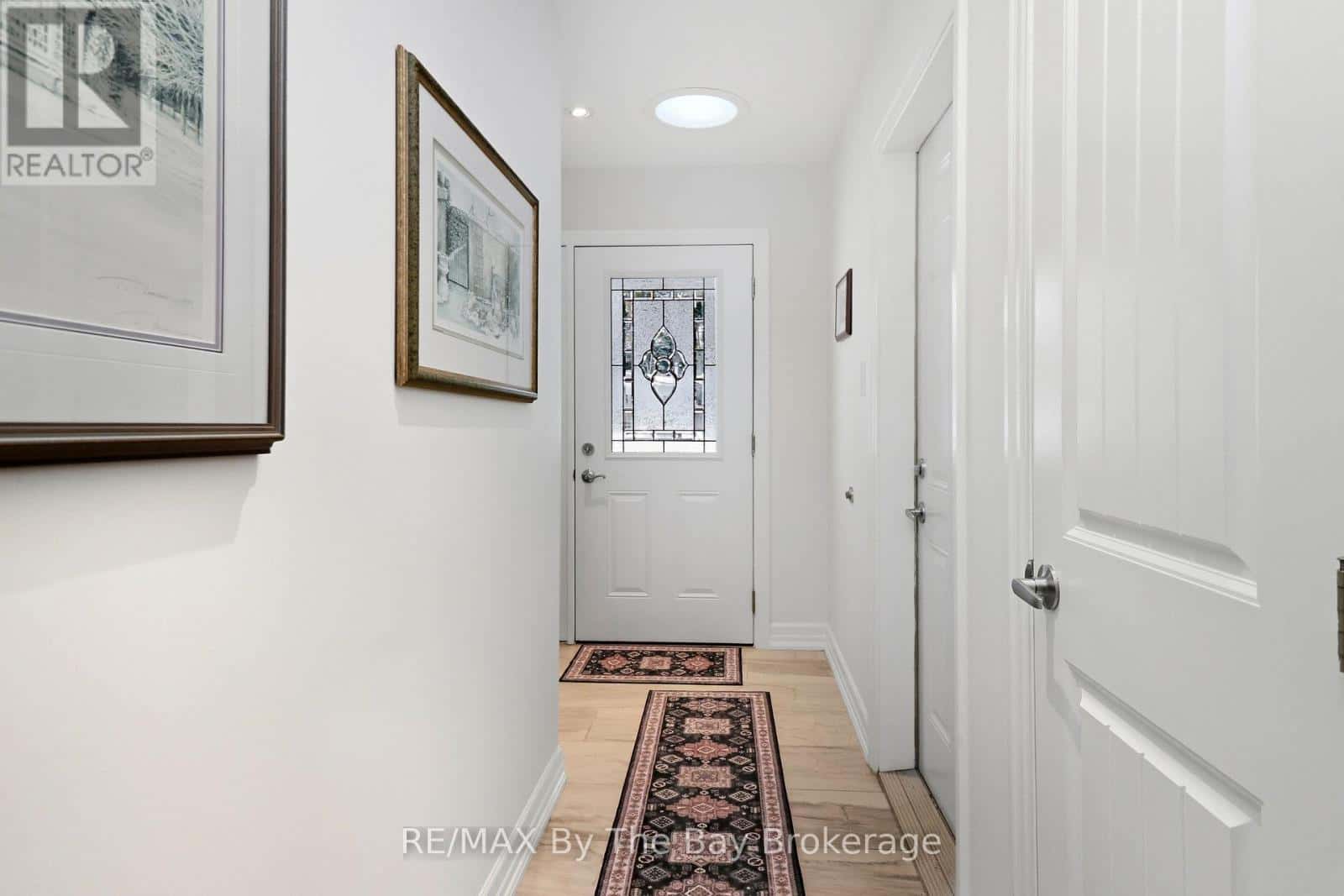 39 GREENWAY DRIVE — Wasaga Beach, Ontario - Photo 4 of 32