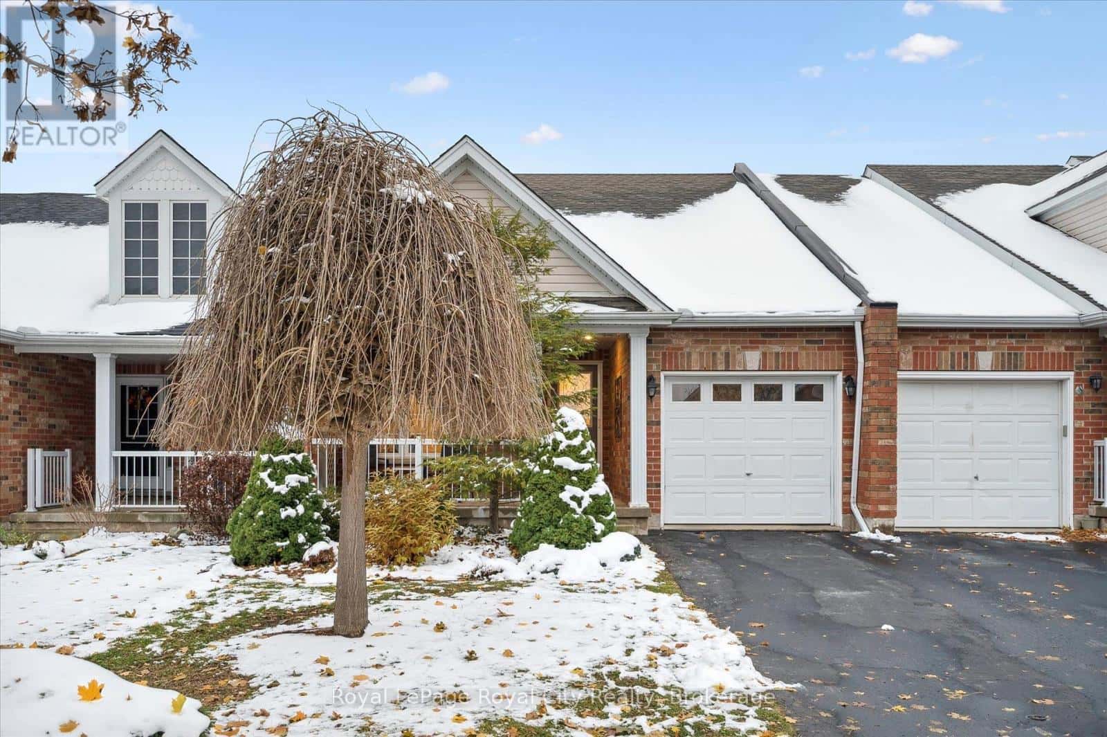 92 SCHRODER CRESCENT — Guelph (Grange Road), Ontario - Photo 2 of 45