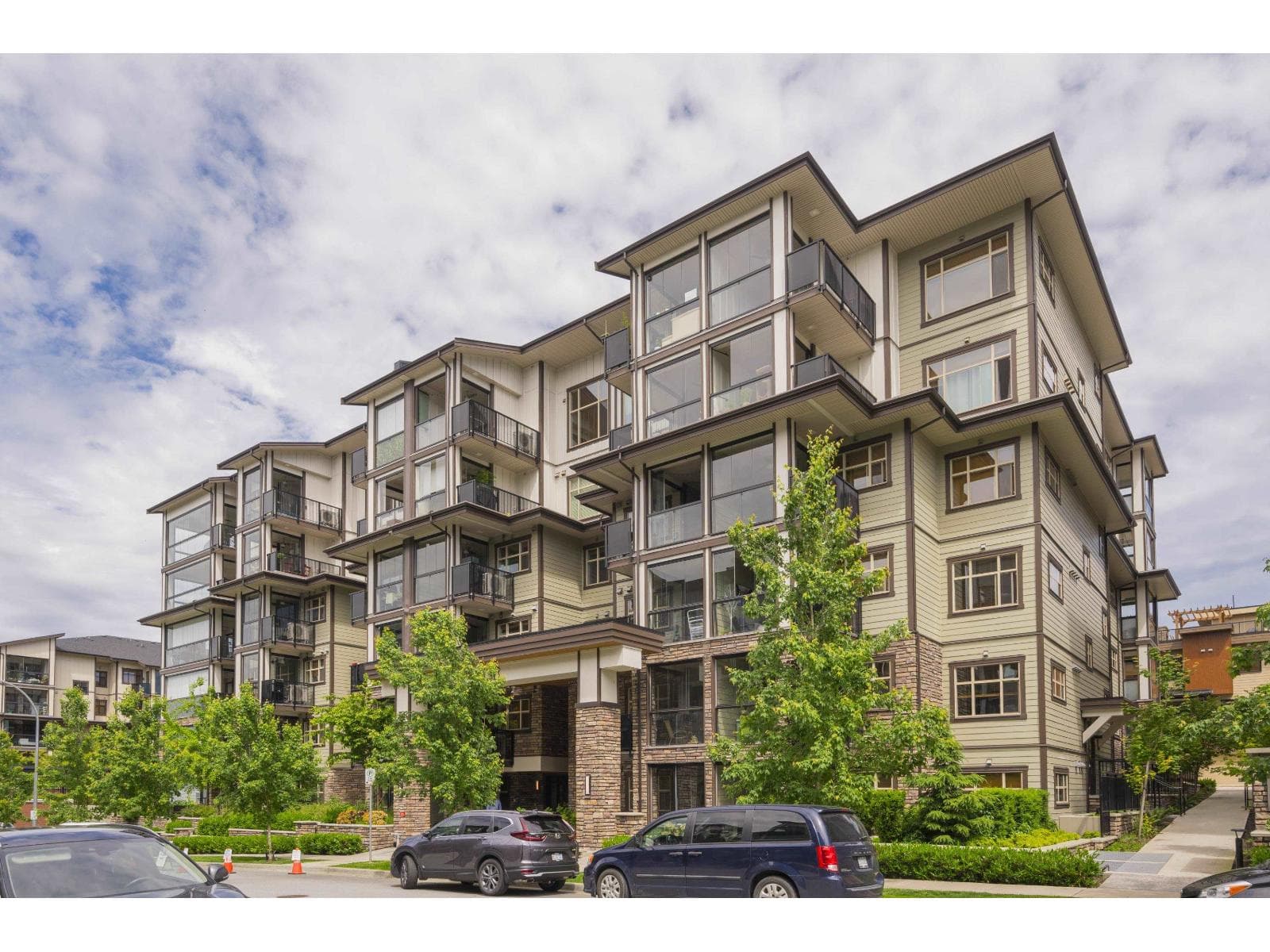 612 8538 203A STREET — Langley, British Columbia - Main photo