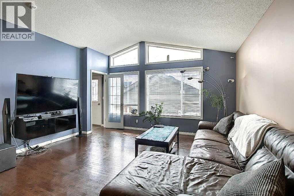 1 Prestwick Mount SE — Calgary, Alberta - Main photo
