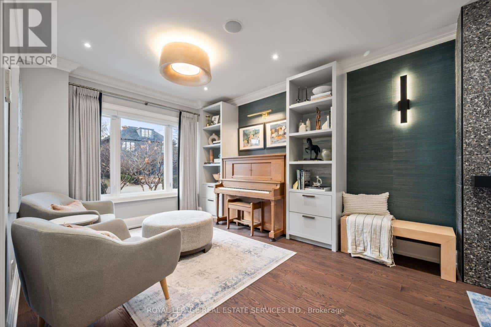 132 STRATH AVENUE — Toronto (Kingsway South), Ontario - Photo 2 of 38