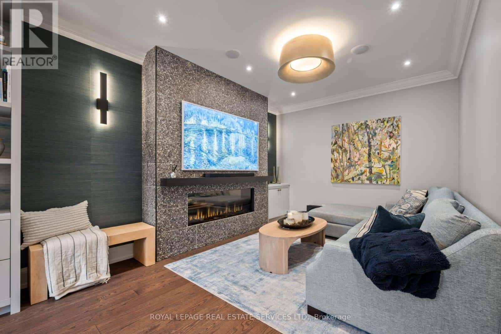 132 STRATH AVENUE — Toronto (Kingsway South), Ontario - Photo 5 of 38